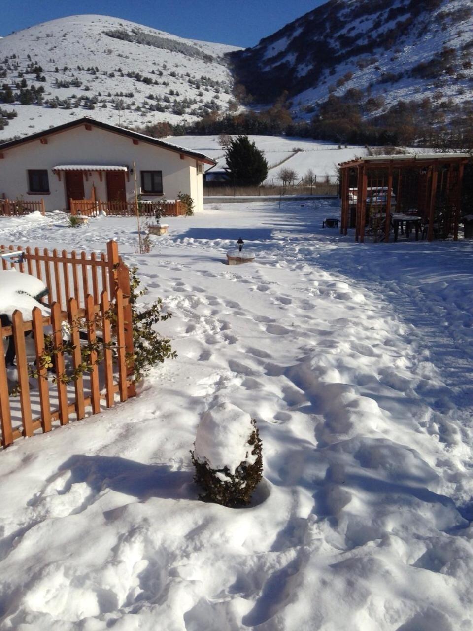 La Collina Di Peppino Bed and Breakfast Trasacco Rum bild