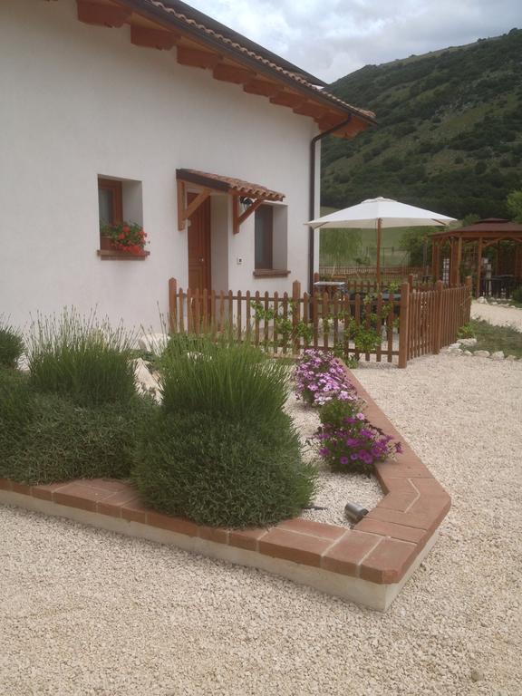 La Collina Di Peppino Bed and Breakfast Trasacco Exteriör bild